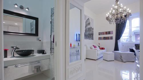 Parma Apartment - image 7