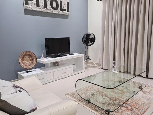 Modern Executive Unit