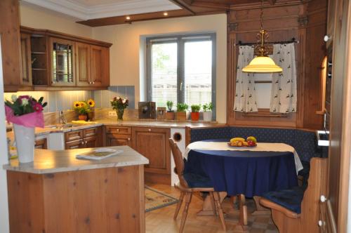 ห้องครัว, Ferienwohnung Alpenseepark in มอนด์เซ