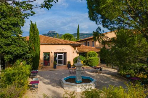 Logis Noemys pont de l'Etoile - ex Mas de L'Etoile - Hôtel - Aubagne