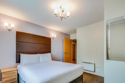 Roomzzz Leeds Headingley - image 7