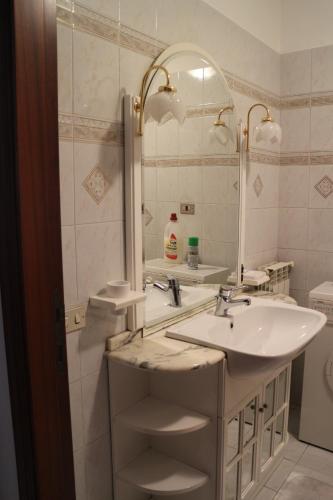 浴室, Analogic tour - San Donato in 法布里亞諾