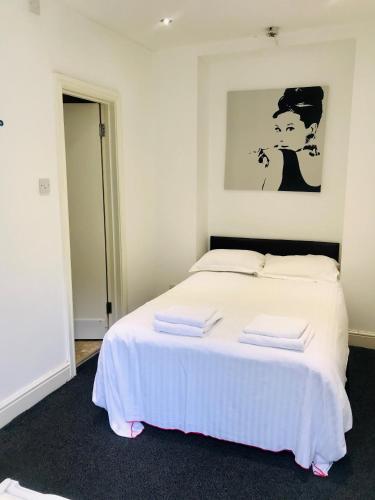 Amhurst Hotel - image 2