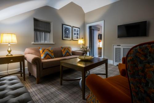 Bishop's Gate Hotel - image 13