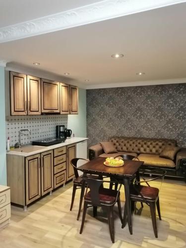 ORANGE INN in 查克菲