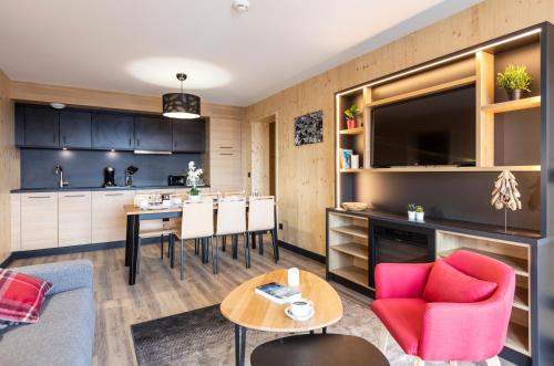 3 bedrooms, 7 beds