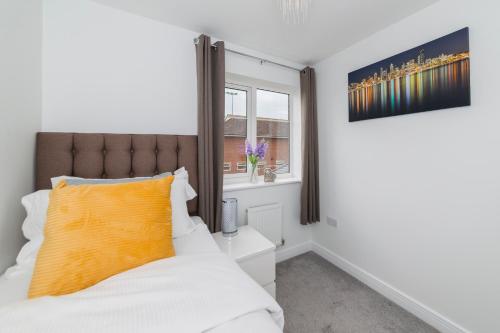 Greenfield's Oxlade Home - Modern 3 Bed room House, Langley, Slough