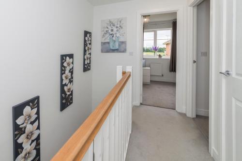 Greenfield's Oxlade Home - Modern 3 Bed room House, Langley, Slough