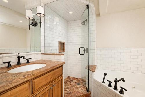 Cottonwoods Unit 3D - image 3