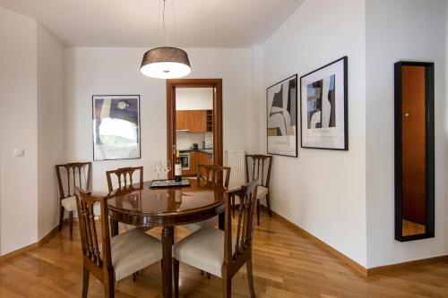 3 Bdr apt VDSL 2 mins from Acropolis museum - main image