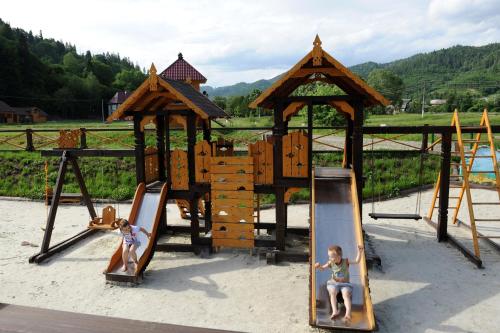 Zolota Forel Hotel in Korostiv