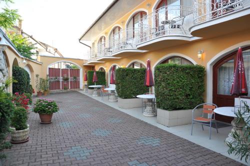 . Hotel Átrium