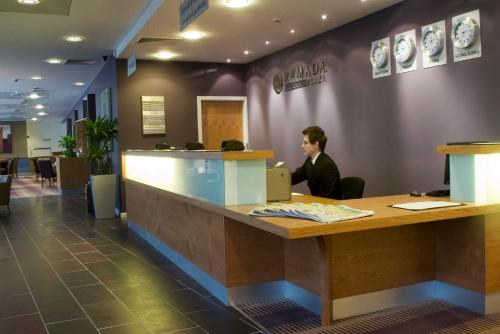 Ramada Plaza Wrexham - image 8