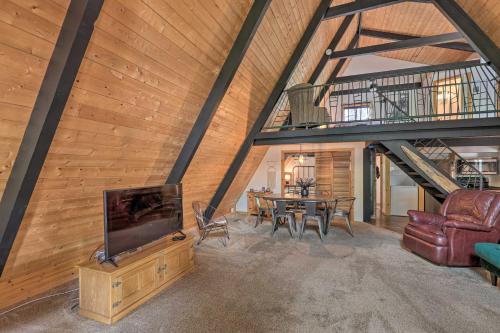 Warm and Rustic AZ Getaway 2 Mi to Odell Lake! - image 2