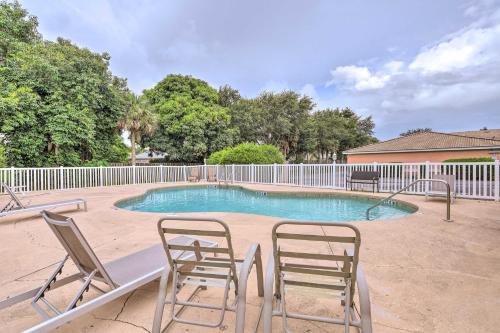 Quaint Merritt Island Condo with Pool Access!