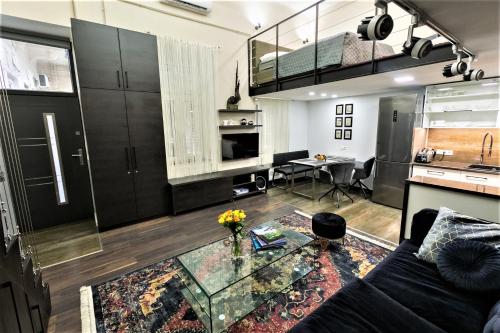 Goldcentral Apartment Art B6-Private Terrace-Steps From New York Cafe, Budapest (photo 6)