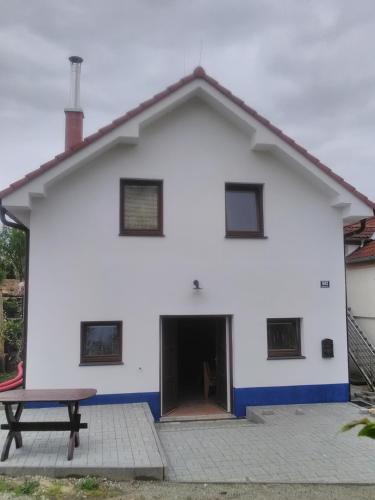 Sklípek u cyklostezky - Apartment - Březí