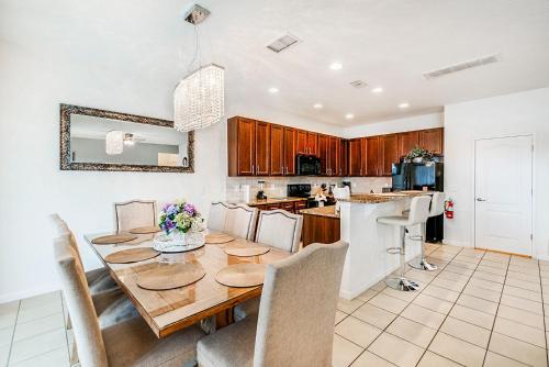 Solterra Stunner- 6 bedroom home with a south facing pool overlooking lagoon game room in a gated resort - image 5