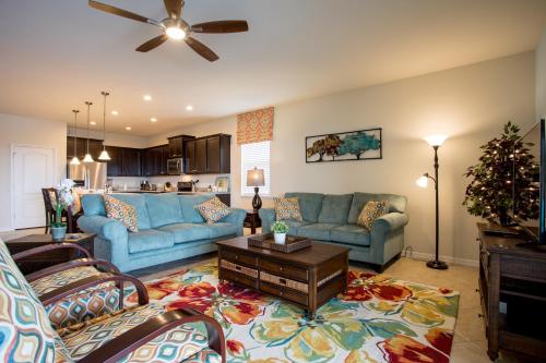 Sunset View- 8 bedroom luxury villa with a private pool & spa located in a gated resort community - image 6