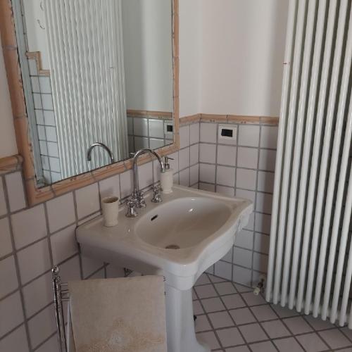 Bathroom, Il Pozzo di Vivalpa in Serra de' Conti