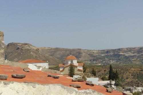 Villa Strata (a path to Psiloritis mountain)