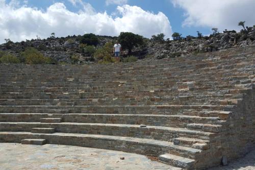 Villa Strata (a path to Psiloritis mountain)