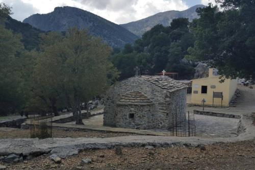 Villa Strata (a path to Psiloritis mountain)