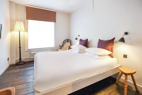 The Crown Room Type - Deluxe Double Room - Main Inn