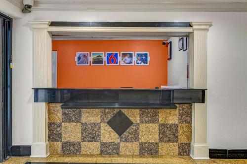 Lobby, Motel6 Norcross, GA in Peachtree Corners