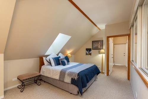 2105 The Pines condo - image 11
