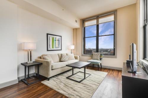 Grand Park LA 30 Day Stays - image 7