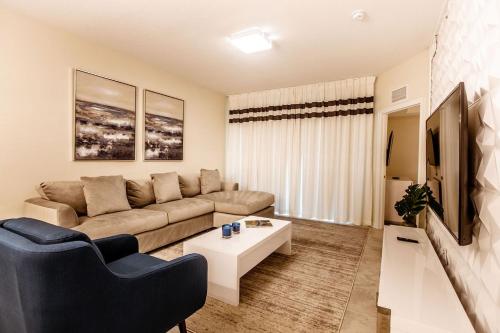 Condo At Storey Lake With Loads of Amenities! apts - image 3