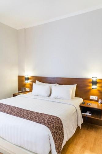Hotel Khandesh Residency Set in a prime location of Mumbai, hotel khandesh residency puts everything the city has to offer just outside your doorstep. Featuring a satisfying list of amenities, guests will find their stay at t