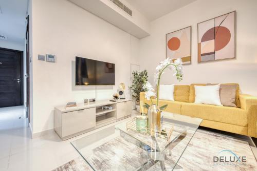 Delightful 3BR Townhouse at DAMAC Hills 2 Dubailand by Deluxe Holiday Homes, Dubai (photo 9)