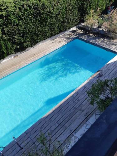 สระว่ายน้ำ, Escale villa in มารีญาน