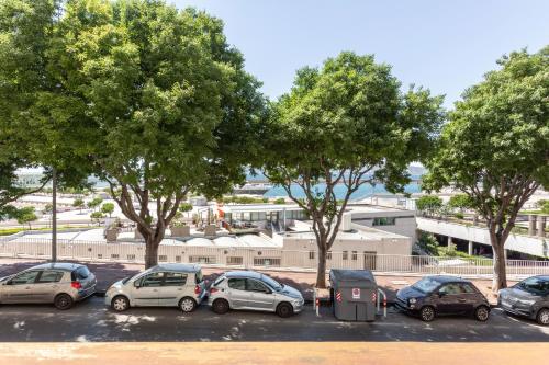 CABINE 56 - Comme une cabine de Bateau à l'entrée du Port, Marseille (fotografie 8)