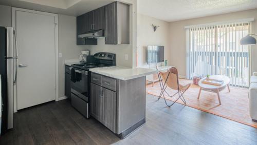 WanderJaunt - Beacon - 2BR - North Phoenix - image 7