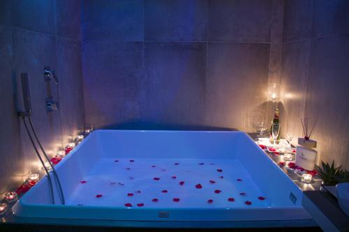 Megaris Luxury Suite Rooms 5