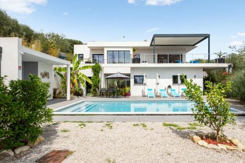 Splendid villa with pool and seaview 20 min away from Nice center - Welkeys gîte à louer La Trinité