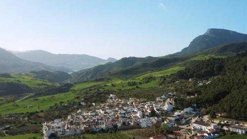  Casa encantadora y muy privada en lo alto de uno de los pueblos blancos más bonitos in Montecorto