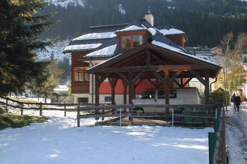 Villa Schnuck - das rote Ferienhaus