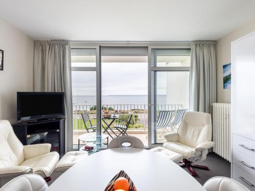 Apartment Les Trois Iles-9 by Interhome in Quiberon