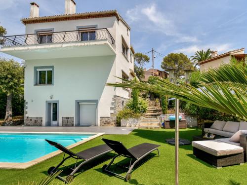 Holiday Home Les Nanous by Interhome - Location saisonnière - Saint-Raphaël