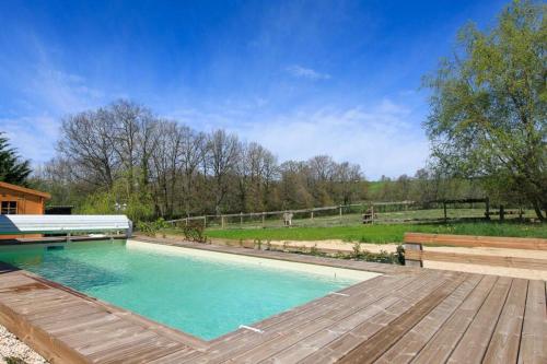 Ancien Pigeonnier-Piscine privée chauffée gîte à louer Vaylats