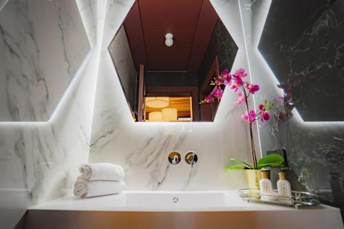 Studio Apartment image 4