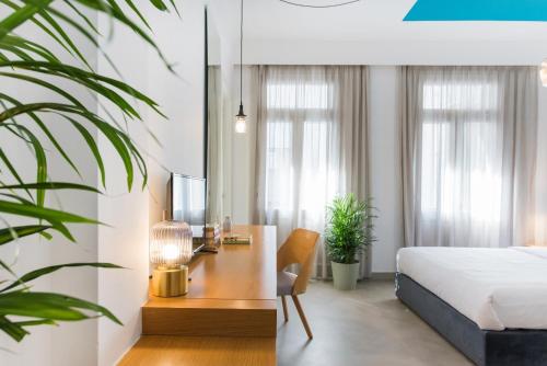 MONK Monastiraki Suites - image 4