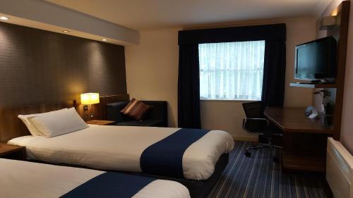 Holiday Inn Express Leeds-East an IHG Hotel - image 5
