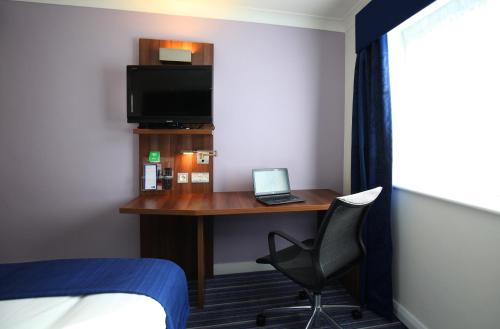 Holiday Inn Express Glenrothes an IHG Hotel - image 5