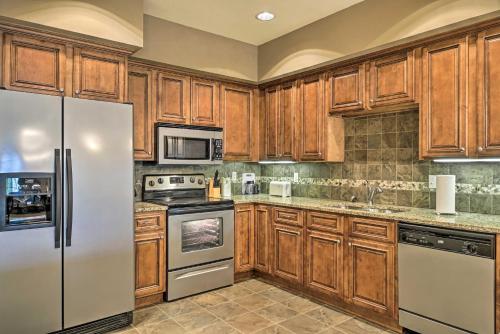 Branson Condo with Balcony 3 Miles to Downtown - image 6