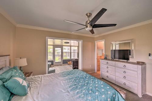 Waterfront Lake Placid Escape with Dock and Lanai in Lake Placid (FL)